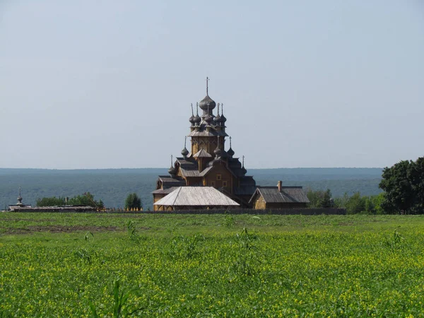 Дерев'яні скиту всіх святих, Святогірський Лавру в Україні — стокове фото