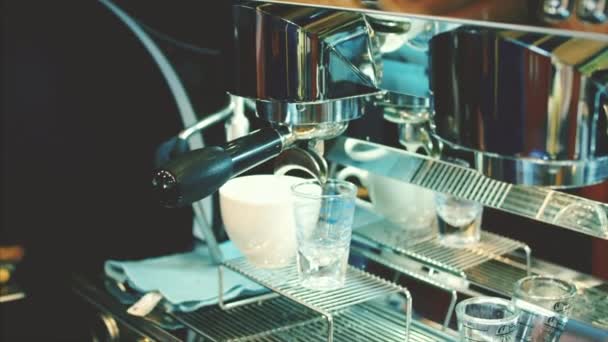 Coffee espresso preparation. Stock footage. — Stock Video