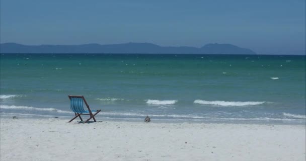 海の水面、水のテクスチャ、自然、リゾート、海休暇フル hd ビデオの背景。海、海、海、自然の背景。のどかな海: クリーンな水、波、青い空の地平線. — ストック動画