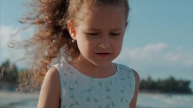 Açık Havada Koşan Çocukların Portre Yakın Çekimi. Konsept: Çocuk, Çocukluk, Yaz, Çocuk, Çocuk.