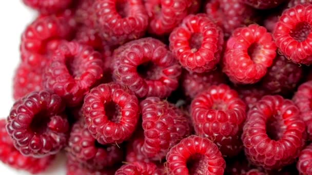 Close up rotatie loop bare Berry. Frisse, sappige framboos achtergrond, rijp. Macro rode frambozen fruit. Verse frambozen vruchten als voedsel Dackground. Gezond voedsel biologische voeding. — Stockvideo