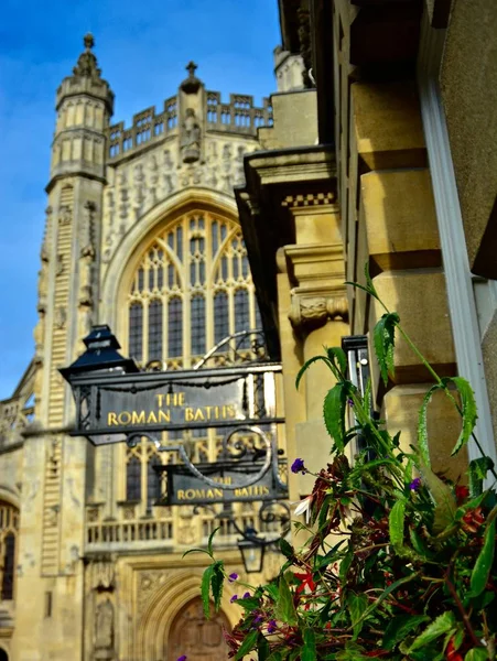 Virágláda Kívül Katedrális Bath Anglia — Stock Fotó