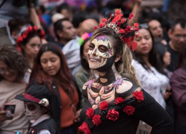 Mexico City - Meksika / Circa Ekim 2019: Ölü geçit günü - Desfile de catrinas