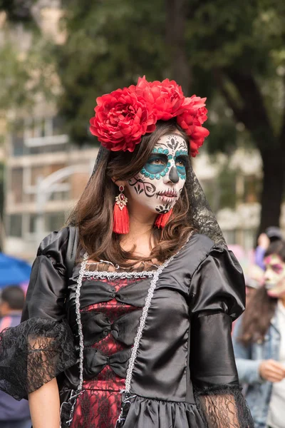 メキシコシティ-メキシコ/Circa 2019年10月:パレードの日- Desfile de catrinas — ストック写真