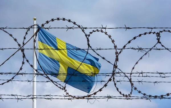 Zweedse Grens Met Vlag Van Zweden Prikkeldraad — Stockfoto