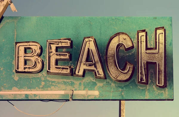 Spiaggia Vecchio Cartello Vintage Segnaletica Ferro Arrugginito — Foto Stock