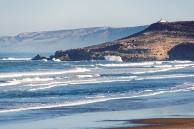 Atlas Okyanusu'nda deniz Fas sabah sahil şeridi
