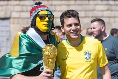 Moskova - 14 Haziran: Futbol taraftarları 2018 14 Haziran tarihinde Dünya Kupası sırasında Moskova'da. Rusya 2018