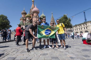 Moskova - 14 Haziran: Futbol taraftarları 2018 14 Haziran tarihinde Dünya Kupası sırasında Moskova'da. Rusya 2018