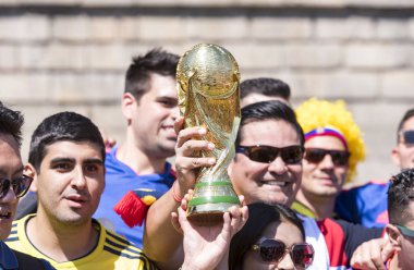 Moskova - 14 Haziran: Futbol taraftarları 2018 14 Haziran tarihinde Dünya Kupası sırasında Moskova'da. Rusya 2018