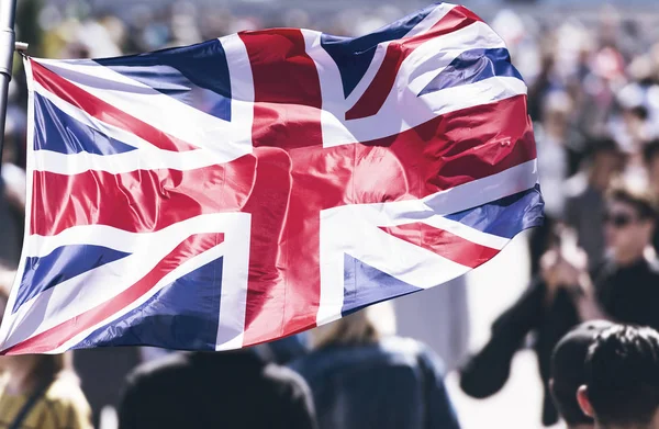 Menigte Van Mensen Als Achtergrond Britse Vlag — Stockfoto