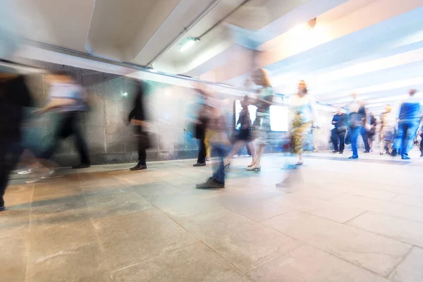 Multidão Pessoas Como Pedestres Metrô Imagem Turva Como Fundo — Fotografia de Stock