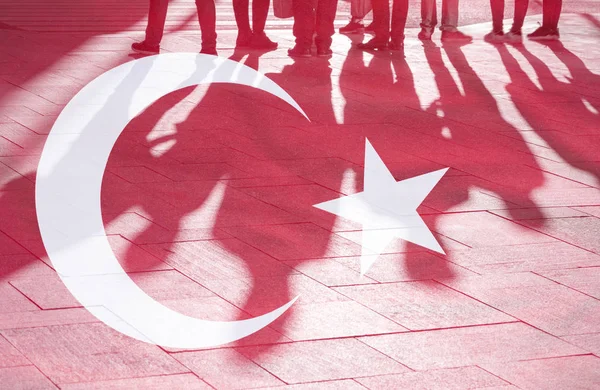 Турецкий Флаг Тени Людей Фон Концепция Политическая Ситуация Турции — стоковое фото