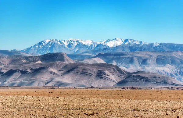 Fas Atlas dağlarının muhteşem panoramik 