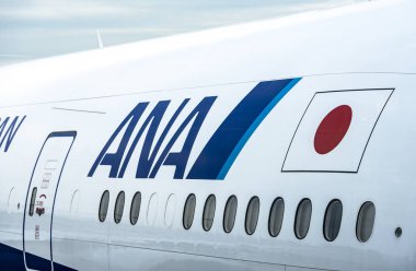 Tokyo - Mayıs 02: Tüm Nippon hava veya kısa Ana uçak Tokyo Narita Havaalanı üzerinde Mayıs 02. 2018 yılında Japonya