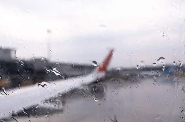 Aviones Antes Despegar Durante Día Lluvioso Cae Ventana Del Avión — Foto de Stock