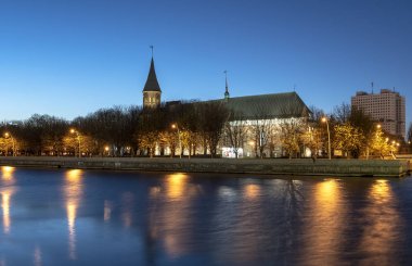 Rusya'da Kant adasında Kaliningrad Katedrali Amazing Night View