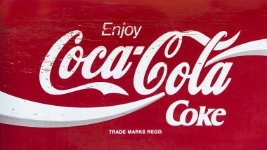 New York - Ocak 05: New York 'ta duvarda antika Coca-Cola logosu. 2017 Usa 'da