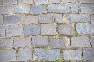 Arka planda taş kaldırım ya da yol olarak eski kasaba, klasik kaldırım taşı 