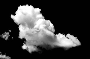 Siyah arkaplanda beyaz kümülüs bulutları