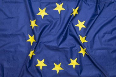 Doğal kumaş AB veya Avrupa Birliği bayrağını buruşturdu 