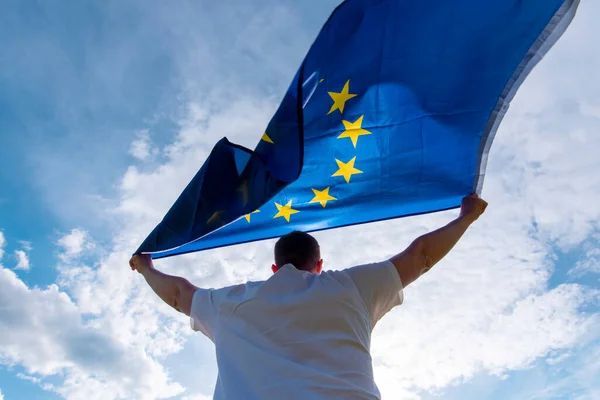 Человек Флагом Европейского Союза Концептуальная Фотография — стоковое фото