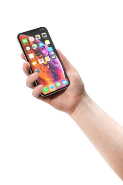 Cracow, Polonya - 10 Ekim 2019: iphone Pro Apple 'dan akıllı telefonun yeni bir versiyonu.