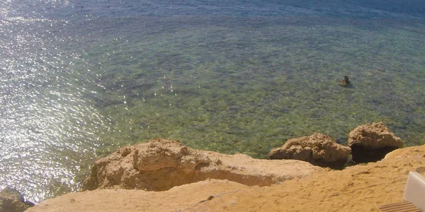 Zdjęcie Plaży Nad Morzem Czerwonym Kamieni — Zdjęcie stockowe