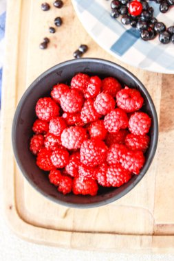 Ahududu, yaban mersini ve Bektaşi Flatlay.