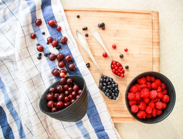 Flatlay Raspberries Blueberries Gooseberries — Stock Photo, Image