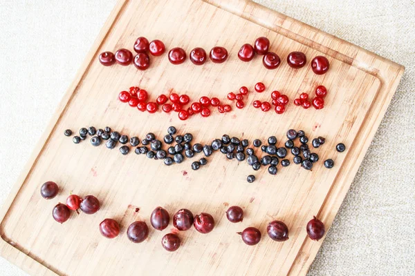 Flatlay Raspberries Blueberries Gooseberries — Stock Photo, Image