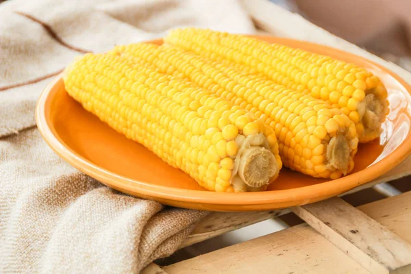 トウモロコシの黄色のプレートの写真 — ストック写真