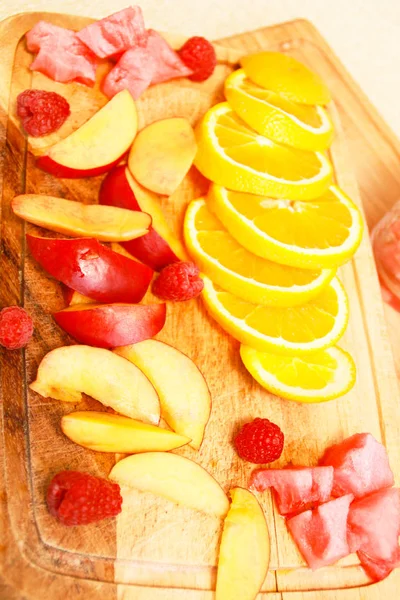 Zusammensetzung Von Nektarinorangen Himbeercocktails Mit Wassermelone — Stockfoto