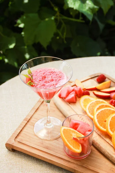 Komposition Aus Nektarine Orangefarbenen Himbeercocktails Mit Wassermelone — Stockfoto