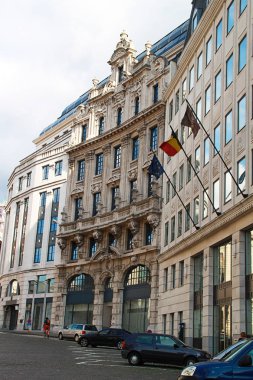 Brüksel sokaklarında bina fotoğrafı.