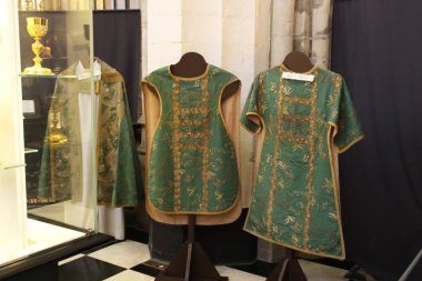 St. Michael ve St. Gudula Katedrali 'nde rahip oğlu.