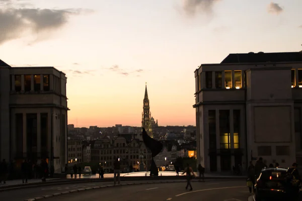 Puesta Sol Sobre Bruselas Arquitectónica — Foto de Stock