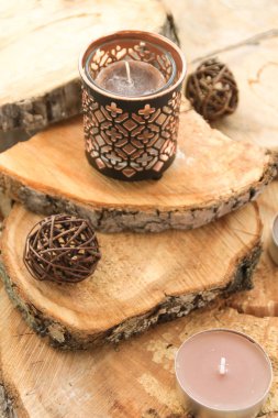 Dekor ve mum kiraz ağaçlarından ilginç doku ile ahşap tahta.