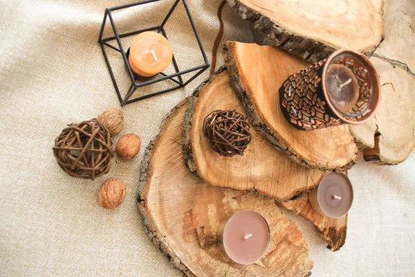 Dekor ve mum kiraz ağaçlarından ilginç doku ile ahşap tahta.