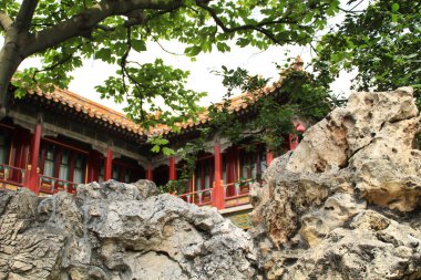 Taşlı Çin evi.