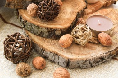 Dekor ve mum kiraz ağaçlarından ilginç doku ile ahşap tahta.