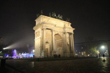 Arco della Pace, Milan, İtalya. Antik Mimarlık, zafer geceleri kemerler.