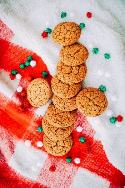 Nový Rok Vánoce Girlandy Jeho Ostrov Ginger Ovesné Vločky Cookies — Stock fotografie