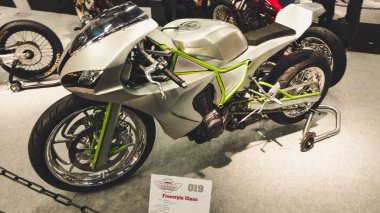 Motosiklet Fuarı Intermot, Köln, Almanya. Kawasaki, Honda, Suzuki, Dukat, Harley-Davidson, özel motosiklet.