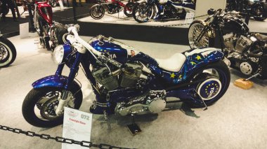 Motosiklet Fuarı Intermot, Köln, Almanya. Kawasaki, Honda, Suzuki, Dukat, Harley-Davidson, özel motosiklet.