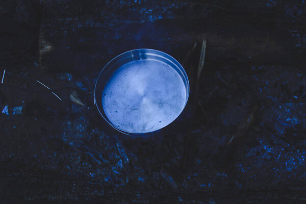 Котёл в горах. Еда готовится в огне. Блюда для походов. Путешествие
.