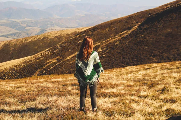 Girl Authentic Poncho Green Pattern Ukrainian Carpathians Autumn Time Warm — Stock Photo, Image