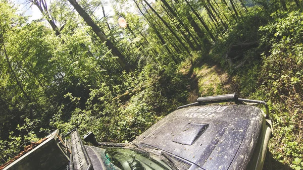 Viajando Carro Nas Montanhas Expedição Ucraniana Fronteira Dos Cárpatos Abril — Fotografia de Stock