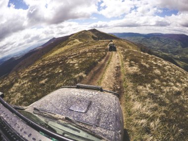 Dağlarda araba ile seyahat. Ukraynalı seferi 