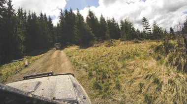 Dağlarda araba ile seyahat. Ukraynalı seferi 